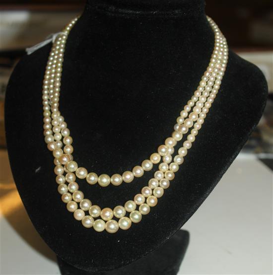 Pearl necklace - 9ct clasp